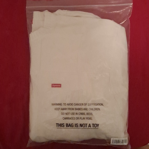 XL Supreme sweater - Picture 2 of 2